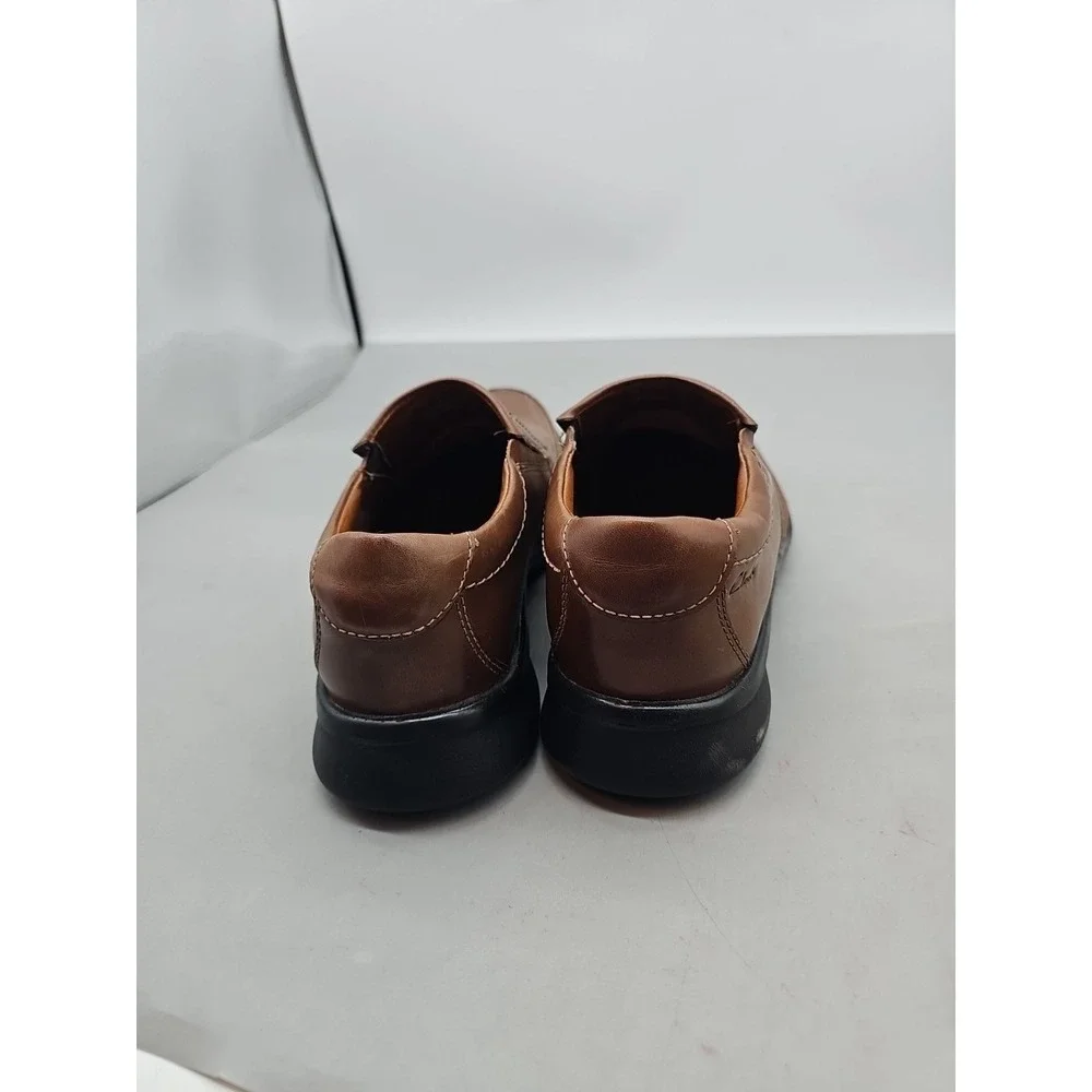 Clarks 14885 Mens Brown Leather Slip On Dress Loafers Shoes Size 9.5 Square Toe